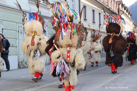 Pustno rajanje v Kamniku se začenja s kurenti in nadaljuje s kamniškim karnevalom (8)